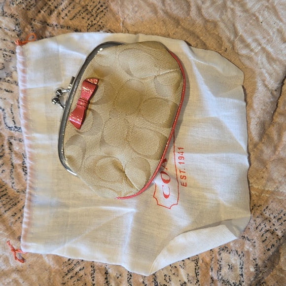 Coach change purse 10 and Pinky purple color - Picture 1 of 7